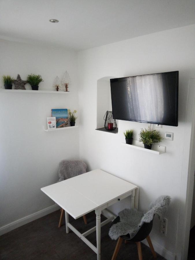 Gemuetliche 1 Zimmer Ferienwohnung Ludwigsburg Exterior photo